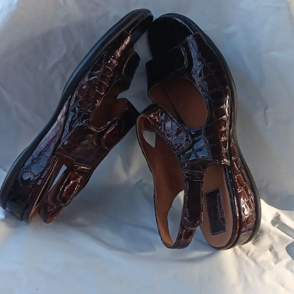 Clarks Artisan Brown Sandals Comfortable Flip-Flops Size 11XW
